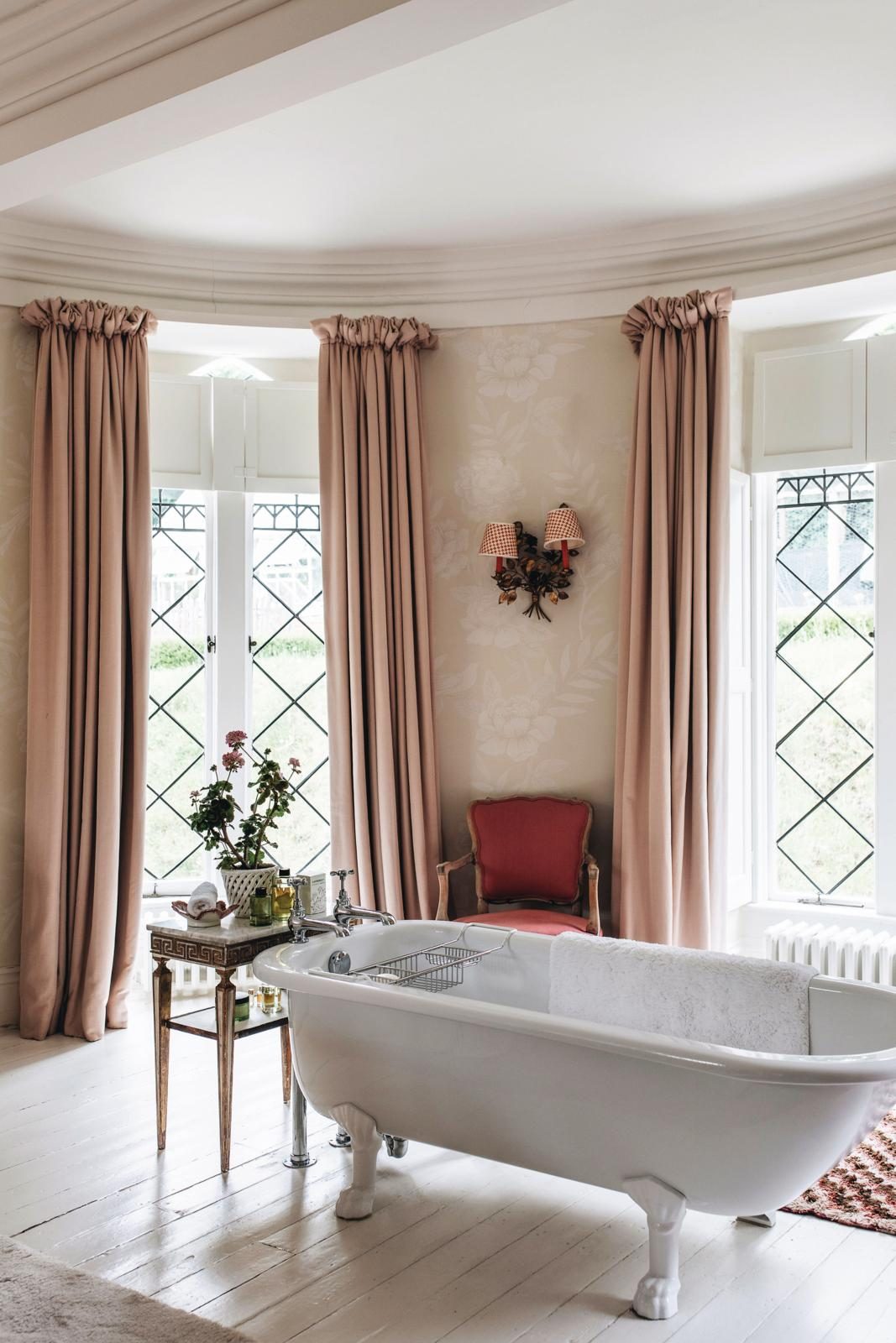 Cath Kidston Cotswold home bathroom
