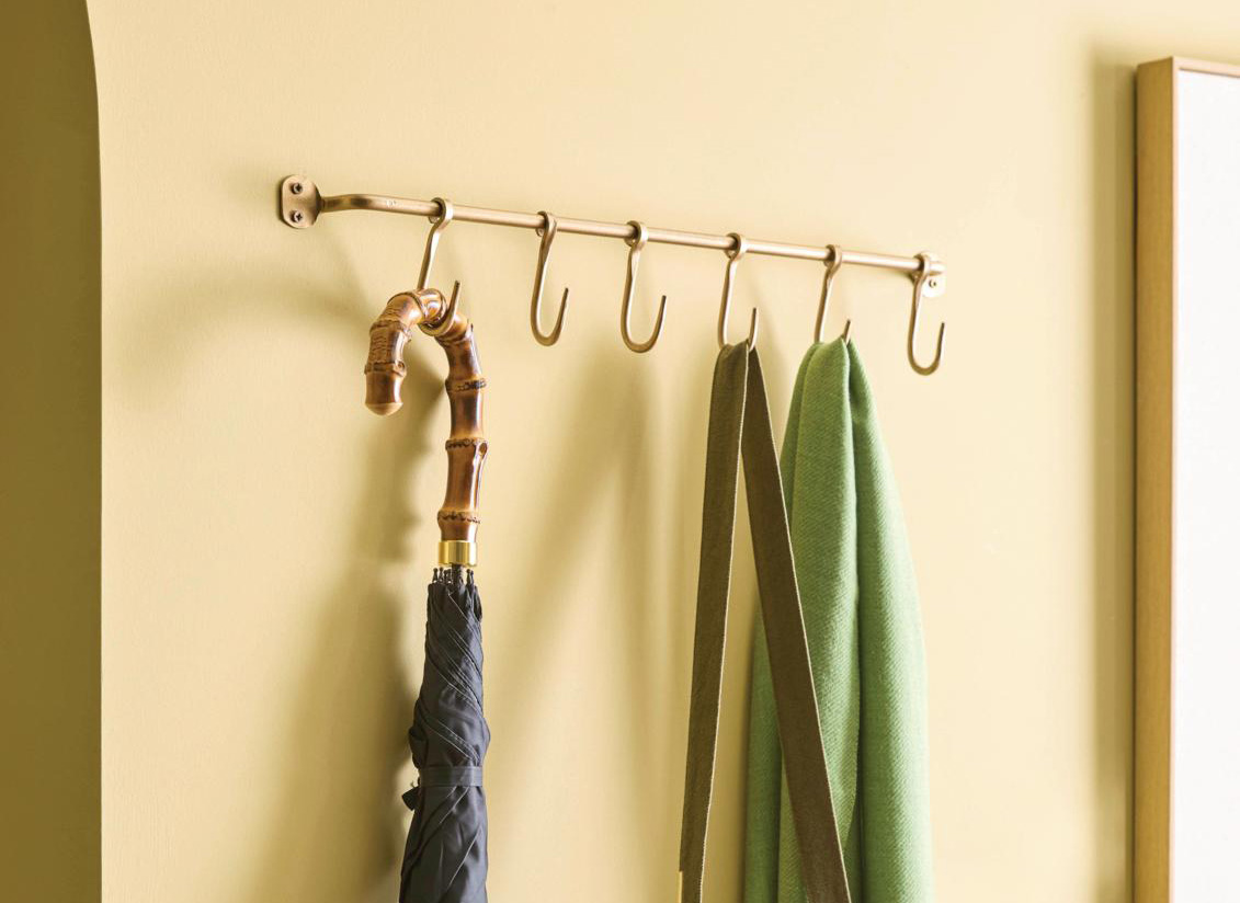 Maximise cupboard and door space