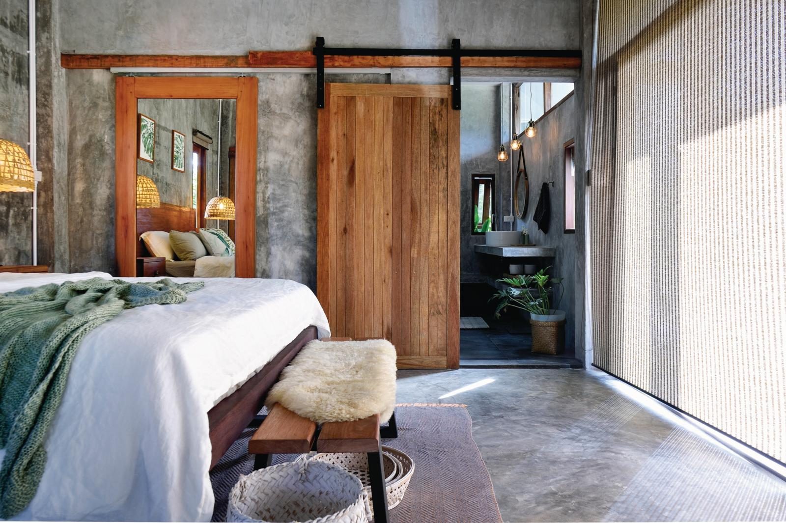 Sliding door
