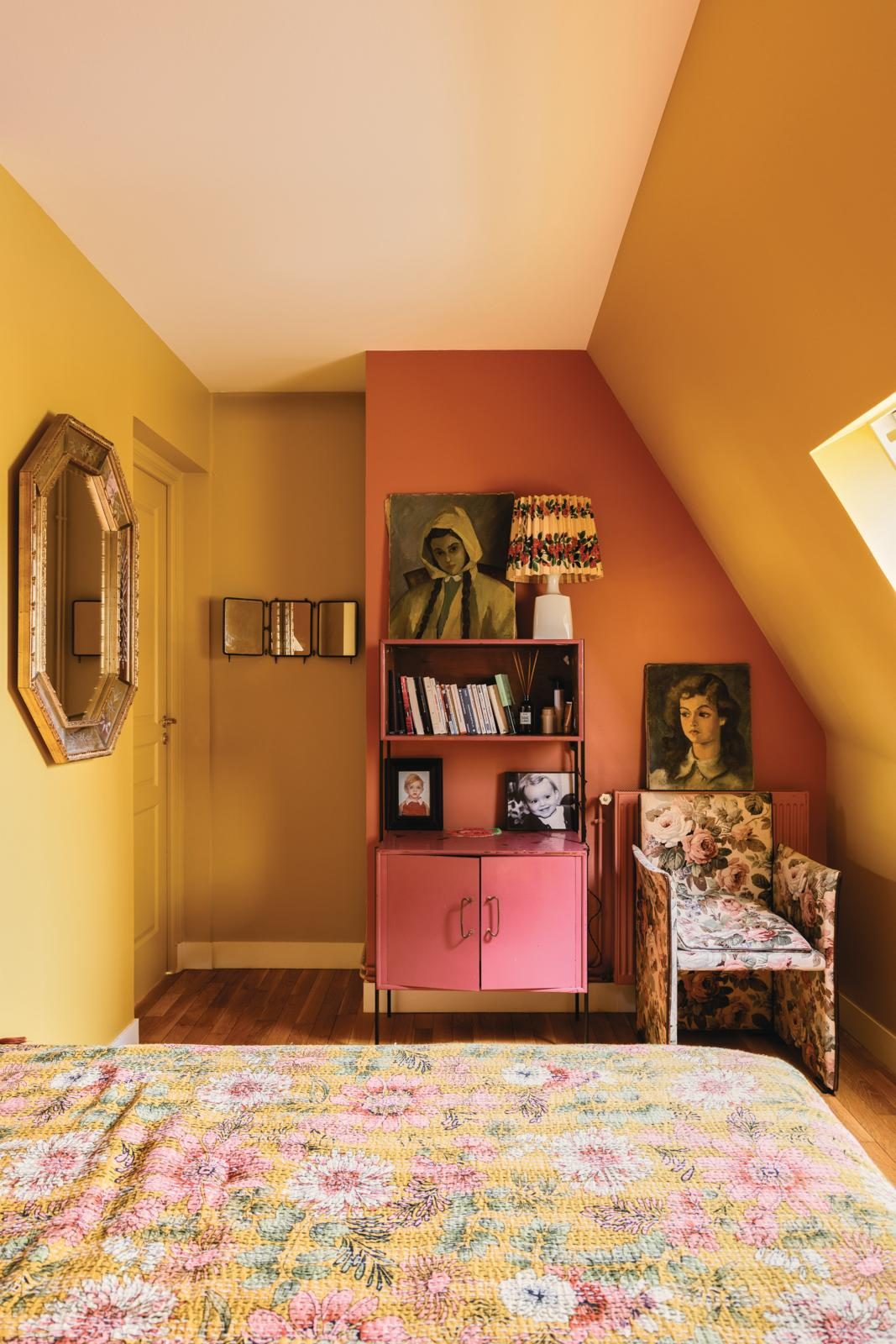 The floral chair in the bedroom